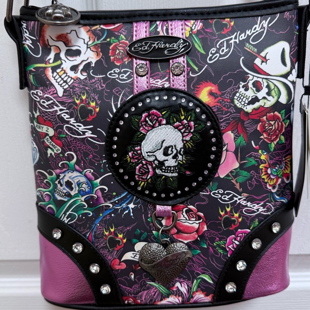 NWT Ed Hardy Skull ☠️ and Roses 🌹 Crossbody Bag - Picture 3 of 8
